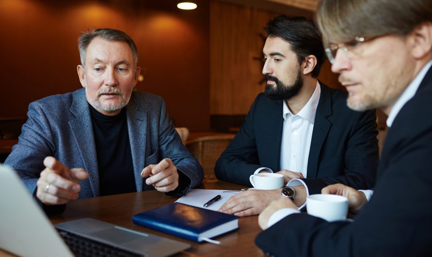 Crypto Risk 101: Navigating Volatility, Security, and Regulation